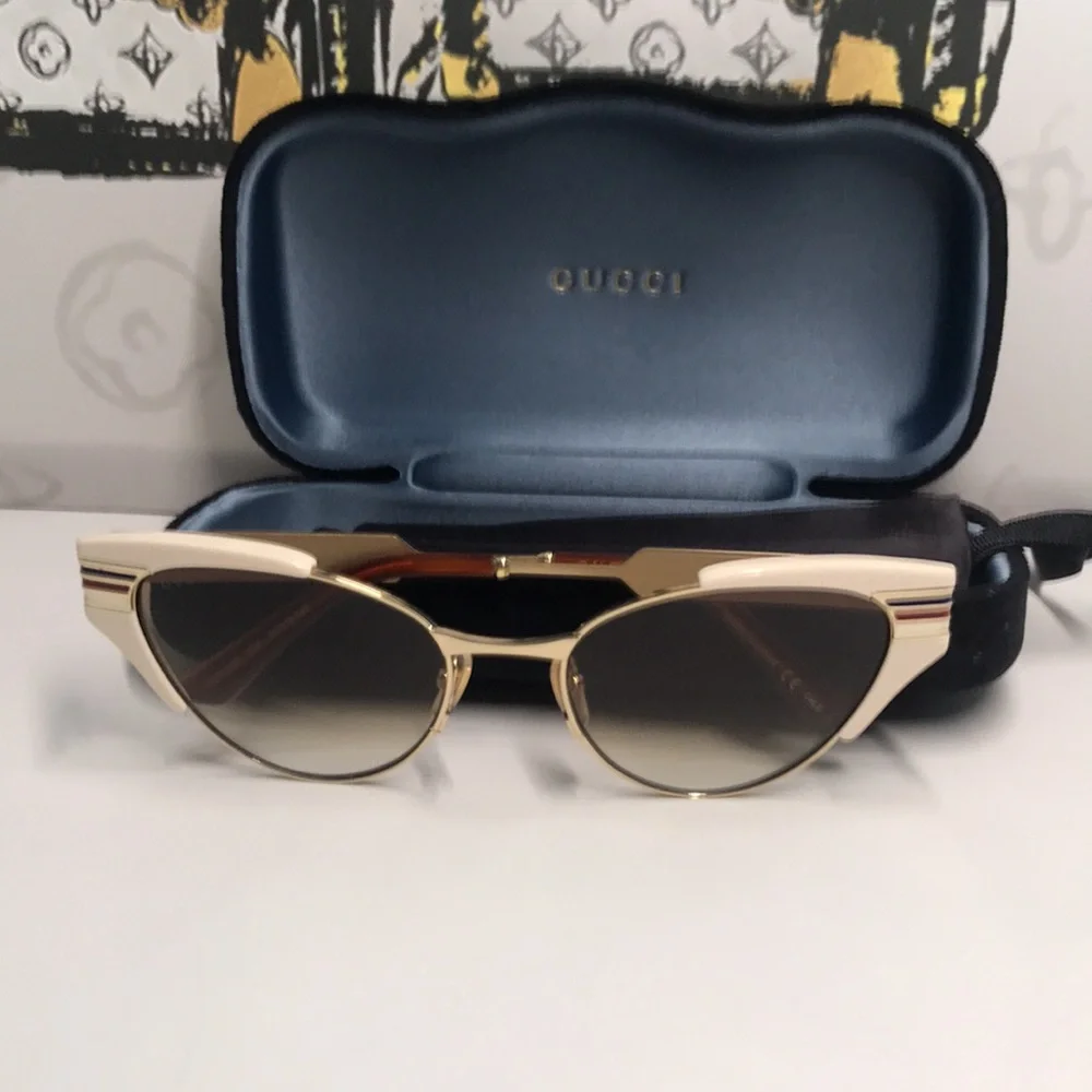 New Authentic Gucci GG0522S 005 Cat-Eye Sunglasses Ivory Brown Gradient